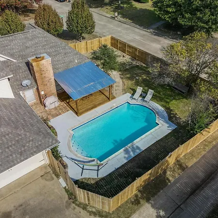 The Prestige Poolside Escape - 5Br With Cinema & Gaming Villa